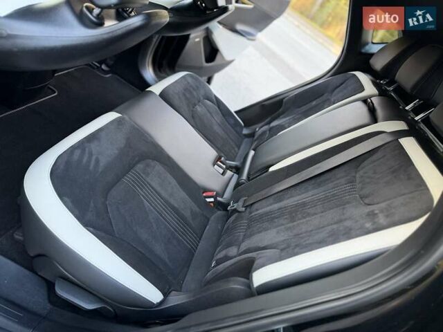 Черный Киа EV6, объемом двигателя 0 л и пробегом 94 тыс. км за 26300 $, фото 63 на Automoto.ua