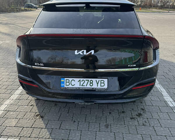 Черный Киа EV6, объемом двигателя 0 л и пробегом 80 тыс. км за 29500 $, фото 12 на Automoto.ua