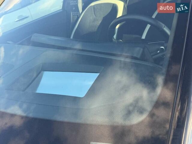 Черный Киа EV6, объемом двигателя 0 л и пробегом 94 тыс. км за 26300 $, фото 83 на Automoto.ua