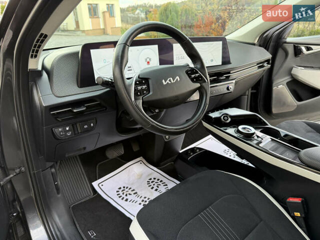 Черный Киа EV6, объемом двигателя 0 л и пробегом 54 тыс. км за 23999 $, фото 35 на Automoto.ua