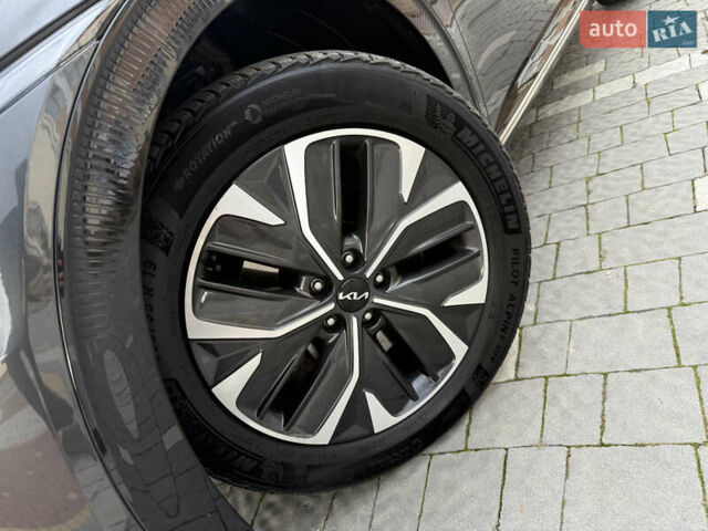 Черный Киа EV6, объемом двигателя 0 л и пробегом 54 тыс. км за 23999 $, фото 12 на Automoto.ua