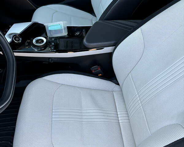 Чорний Кіа EV6, об'ємом двигуна 0 л та пробігом 30 тис. км за 29000 $, фото 32 на Automoto.ua