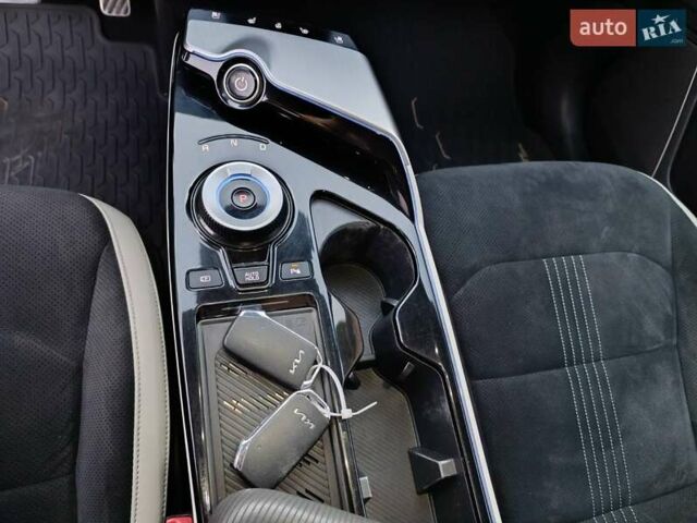 Черный Киа EV6, объемом двигателя 0 л и пробегом 191 тыс. км за 22750 $, фото 20 на Automoto.ua