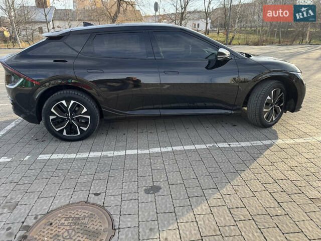 Черный Киа EV6, объемом двигателя 0 л и пробегом 80 тыс. км за 29500 $, фото 10 на Automoto.ua