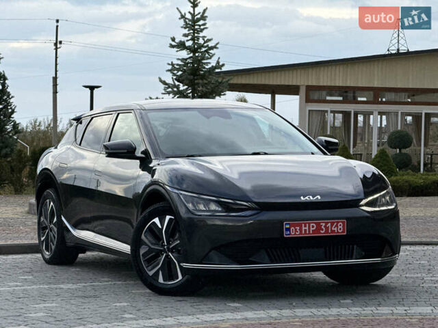 Черный Киа EV6, объемом двигателя 0 л и пробегом 54 тыс. км за 23999 $, фото 2 на Automoto.ua