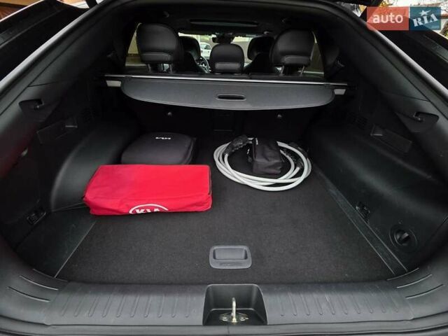 Черный Киа EV6, объемом двигателя 0 л и пробегом 49 тыс. км за 28900 $, фото 18 на Automoto.ua