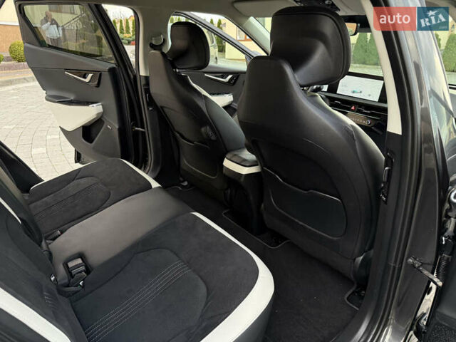 Черный Киа EV6, объемом двигателя 0 л и пробегом 54 тыс. км за 23999 $, фото 46 на Automoto.ua