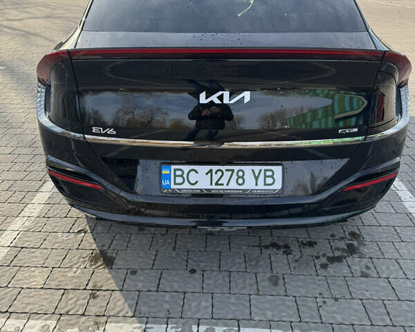 Черный Киа EV6, объемом двигателя 0 л и пробегом 80 тыс. км за 29500 $, фото 24 на Automoto.ua