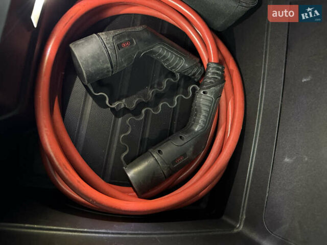 Черный Киа EV6, объемом двигателя 0 л и пробегом 80 тыс. км за 29500 $, фото 8 на Automoto.ua