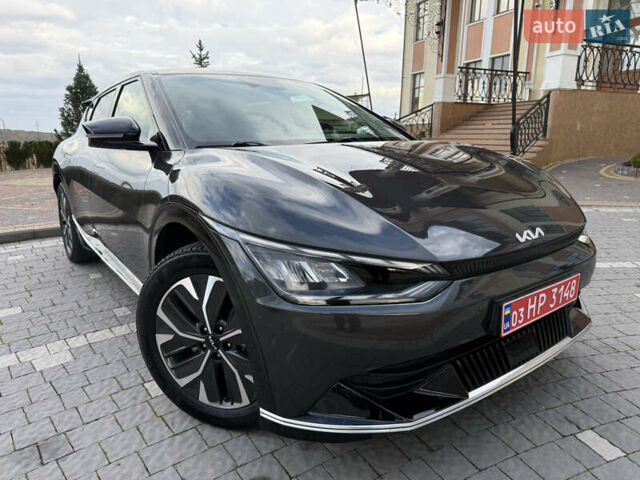 Черный Киа EV6, объемом двигателя 0 л и пробегом 54 тыс. км за 23999 $, фото 3 на Automoto.ua