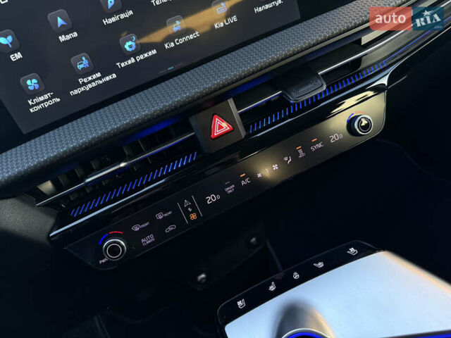 Черный Киа EV6, объемом двигателя 0 л и пробегом 59 тыс. км за 25799 $, фото 56 на Automoto.ua