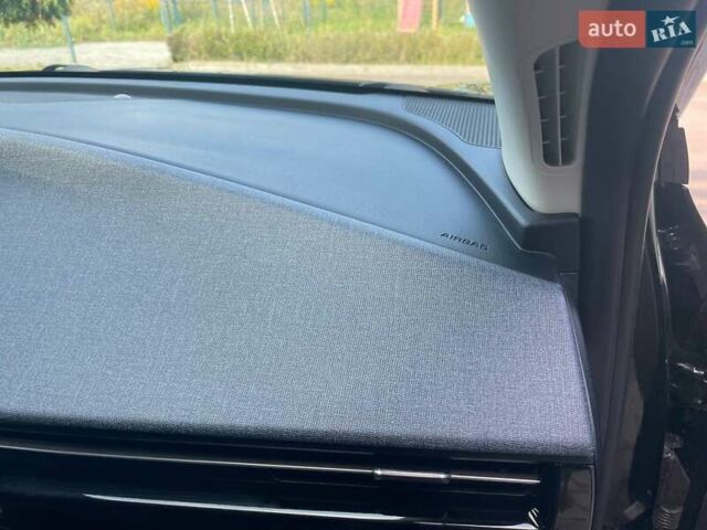 Черный Киа EV6, объемом двигателя 0 л и пробегом 55 тыс. км за 25700 $, фото 65 на Automoto.ua