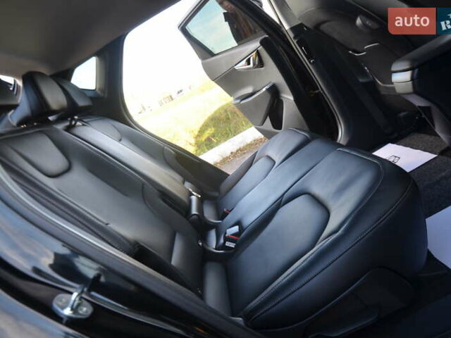 Черный Киа EV6, объемом двигателя 0 л и пробегом 79 тыс. км за 25450 $, фото 55 на Automoto.ua