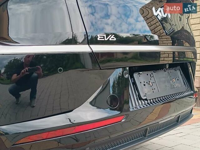 Черный Киа EV6, объемом двигателя 0 л и пробегом 104 тыс. км за 28550 $, фото 32 на Automoto.ua