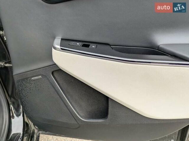 Чорний Кіа EV6, об'ємом двигуна 0 л та пробігом 92 тис. км за 28500 $, фото 11 на Automoto.ua