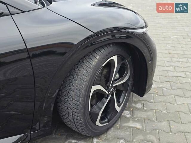 Черный Киа EV6, объемом двигателя 0 л и пробегом 55 тыс. км за 25500 $, фото 45 на Automoto.ua