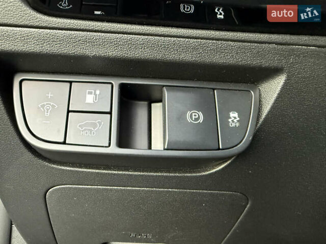 Черный Киа EV6, объемом двигателя 0 л и пробегом 129 тыс. км за 25555 $, фото 47 на Automoto.ua