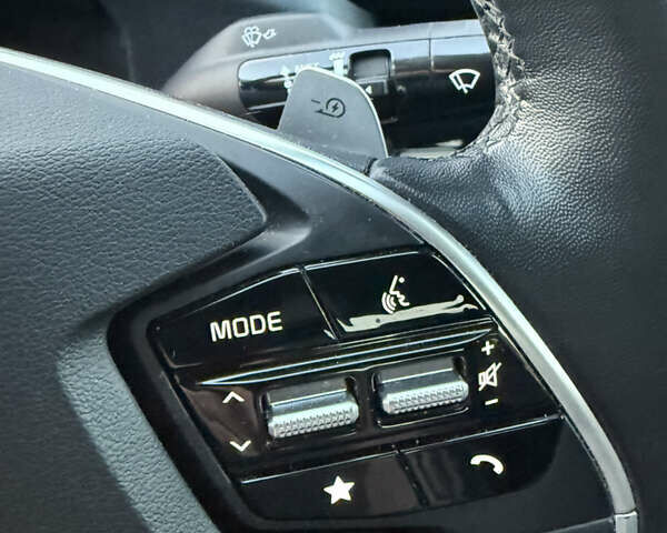 Черный Киа EV6, объемом двигателя 0 л и пробегом 129 тыс. км за 25555 $, фото 25 на Automoto.ua