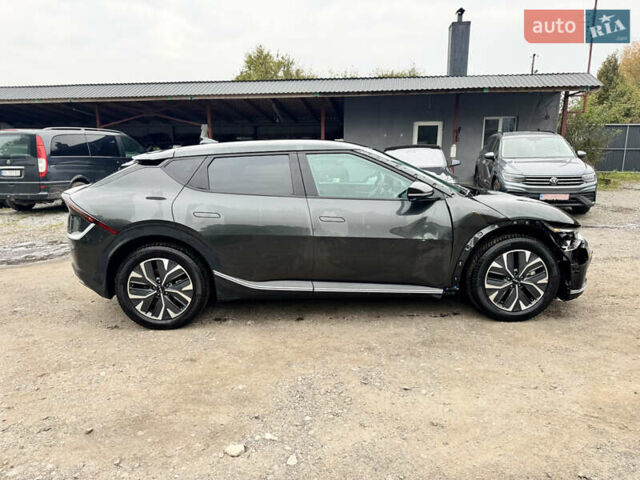 Черный Киа EV6, объемом двигателя 0 л и пробегом 123 тыс. км за 18900 $, фото 5 на Automoto.ua