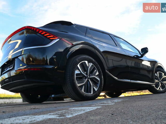 Черный Киа EV6, объемом двигателя 0 л и пробегом 79 тыс. км за 25450 $, фото 28 на Automoto.ua