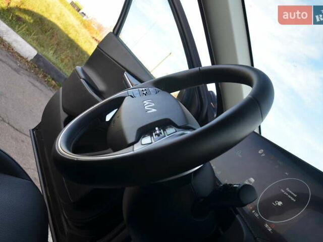 Черный Киа EV6, объемом двигателя 0 л и пробегом 79 тыс. км за 25450 $, фото 64 на Automoto.ua