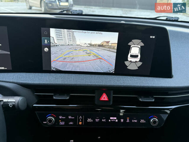 Черный Киа EV6, объемом двигателя 0 л и пробегом 129 тыс. км за 24999 $, фото 61 на Automoto.ua