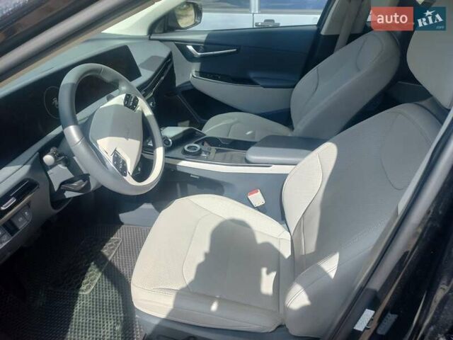 Черный Киа EV6, объемом двигателя 0 л и пробегом 18 тыс. км за 45000 $, фото 12 на Automoto.ua