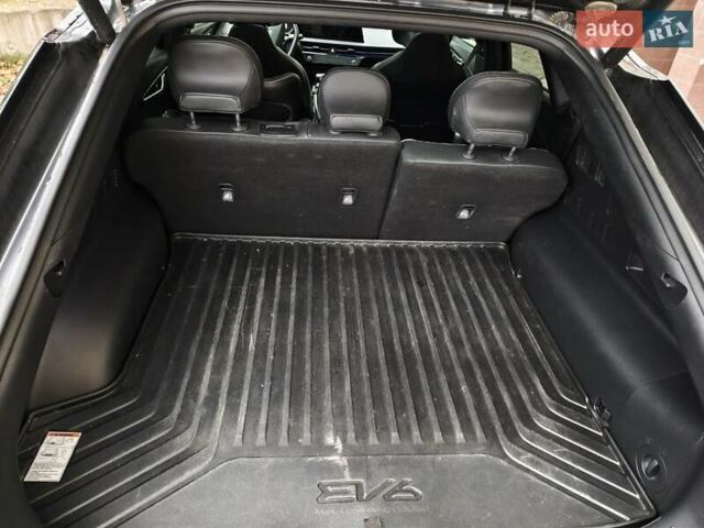 Черный Киа EV6, объемом двигателя 0 л и пробегом 47 тыс. км за 25800 $, фото 9 на Automoto.ua