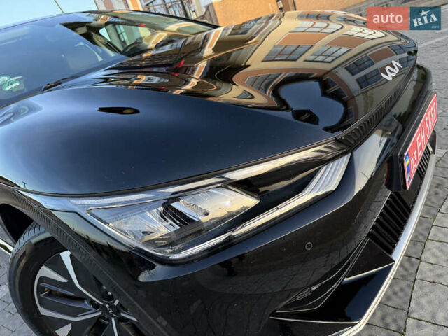 Черный Киа EV6, объемом двигателя 0 л и пробегом 59 тыс. км за 25799 $, фото 2 на Automoto.ua