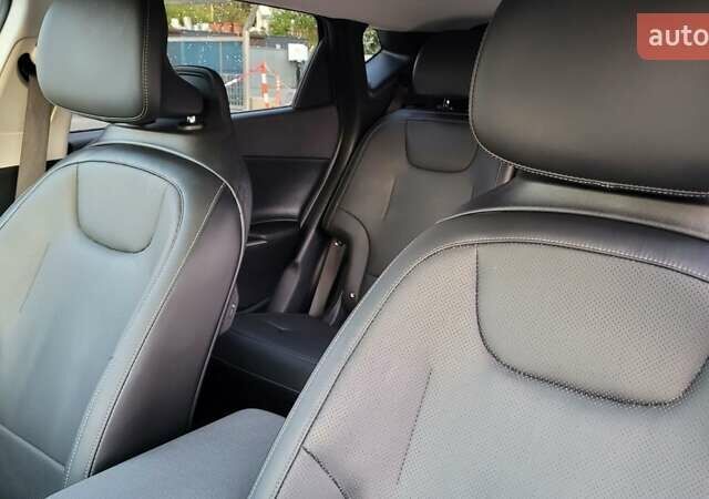 Черный Киа EV6, объемом двигателя 0 л и пробегом 51 тыс. км за 27400 $, фото 15 на Automoto.ua