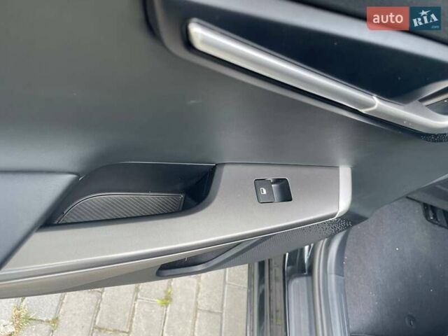 Черный Киа EV6, объемом двигателя 0 л и пробегом 55 тыс. км за 25700 $, фото 98 на Automoto.ua