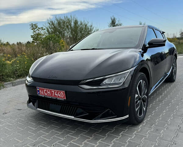 Черный Киа EV6, объемом двигателя 0 л и пробегом 61 тыс. км за 24500 $, фото 4 на Automoto.ua