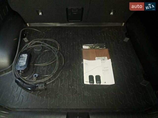 Черный Киа EV6, объемом двигателя 0 л и пробегом 53 тыс. км за 23950 $, фото 14 на Automoto.ua