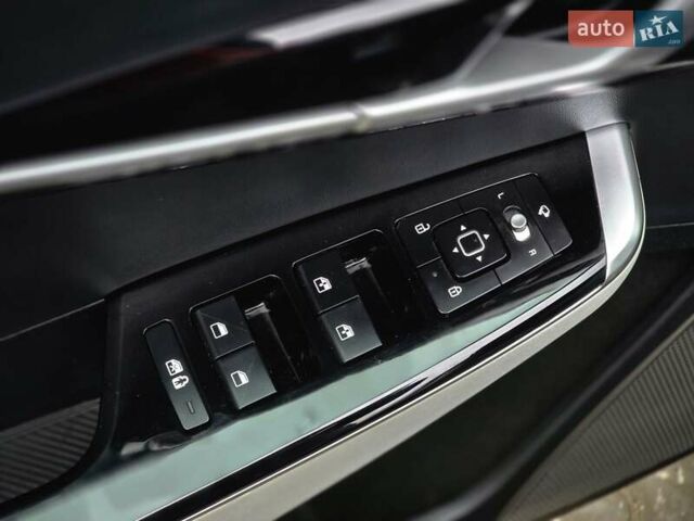 Черный Киа EV6, объемом двигателя 0 л и пробегом 55 тыс. км за 25500 $, фото 63 на Automoto.ua