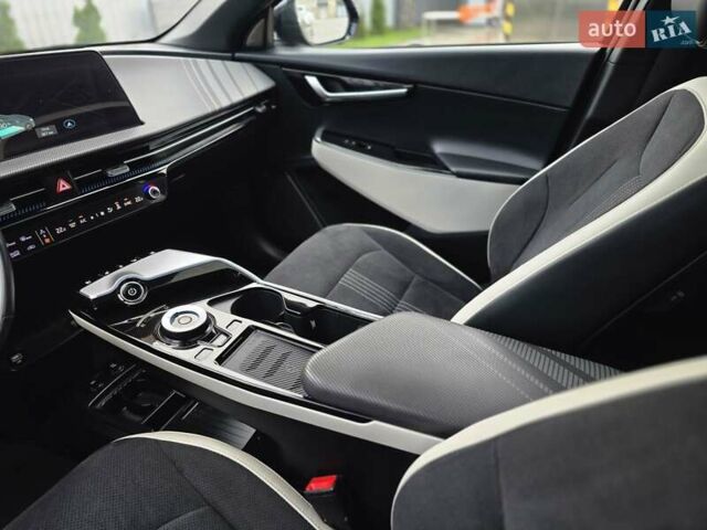 Черный Киа EV6, объемом двигателя 0 л и пробегом 55 тыс. км за 25500 $, фото 74 на Automoto.ua