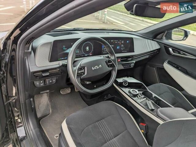 Чорний Кіа EV6, об'ємом двигуна 0 л та пробігом 92 тис. км за 28500 $, фото 7 на Automoto.ua