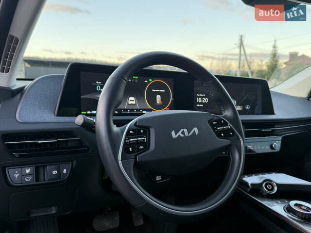 Черный Киа EV6, объемом двигателя 0 л и пробегом 129 тыс. км за 24999 $, фото 56 на Automoto.ua