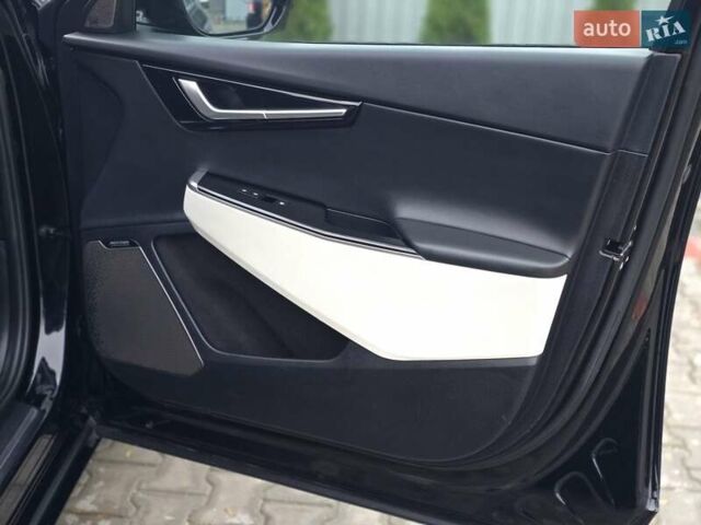 Черный Киа EV6, объемом двигателя 0 л и пробегом 55 тыс. км за 25500 $, фото 52 на Automoto.ua