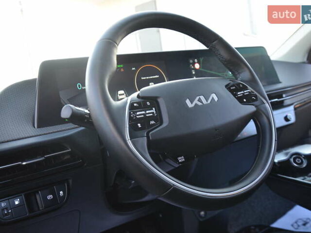 Черный Киа EV6, объемом двигателя 0 л и пробегом 79 тыс. км за 25450 $, фото 36 на Automoto.ua
