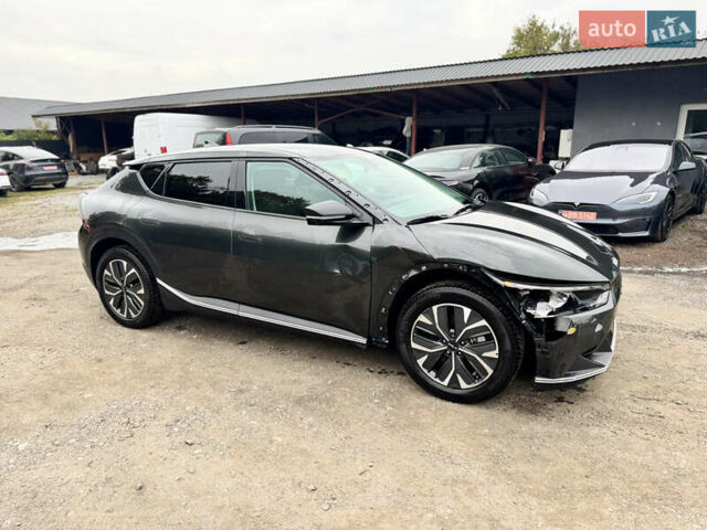 Черный Киа EV6, объемом двигателя 0 л и пробегом 123 тыс. км за 18900 $, фото 4 на Automoto.ua