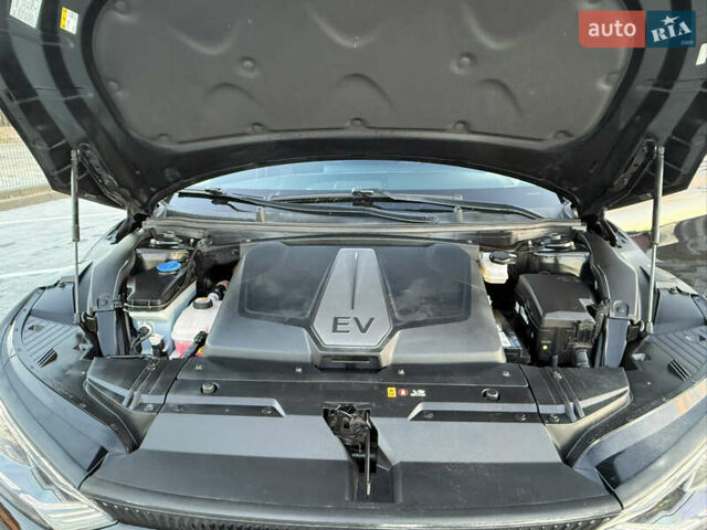 Черный Киа EV6, объемом двигателя 0 л и пробегом 129 тыс. км за 25555 $, фото 50 на Automoto.ua