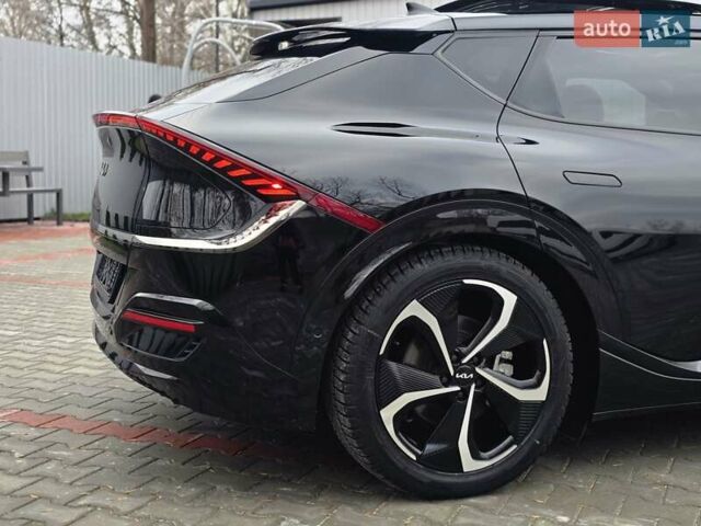 Черный Киа EV6, объемом двигателя 0 л и пробегом 55 тыс. км за 25500 $, фото 40 на Automoto.ua