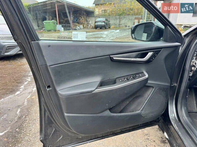 Черный Киа EV6, объемом двигателя 0 л и пробегом 123 тыс. км за 18900 $, фото 18 на Automoto.ua