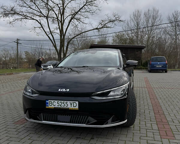 Черный Киа EV6, объемом двигателя 0 л и пробегом 78 тыс. км за 26500 $, фото 1 на Automoto.ua