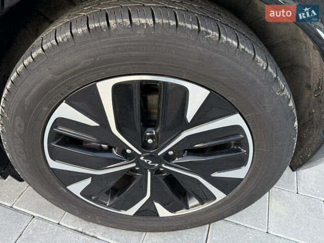 Черный Киа EV6, объемом двигателя 0 л и пробегом 129 тыс. км за 25555 $, фото 20 на Automoto.ua