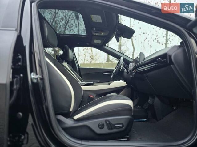 Черный Киа EV6, объемом двигателя 0 л и пробегом 55 тыс. км за 25500 $, фото 58 на Automoto.ua