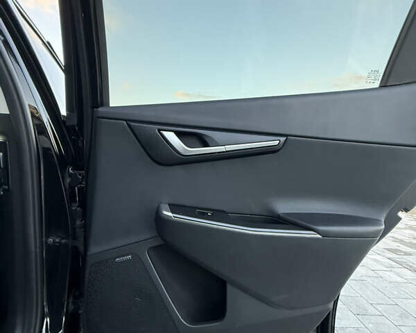 Черный Киа EV6, объемом двигателя 0 л и пробегом 129 тыс. км за 25555 $, фото 45 на Automoto.ua