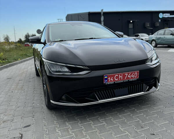 Черный Киа EV6, объемом двигателя 0 л и пробегом 61 тыс. км за 24500 $, фото 1 на Automoto.ua