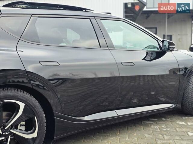 Черный Киа EV6, объемом двигателя 0 л и пробегом 55 тыс. км за 25500 $, фото 41 на Automoto.ua