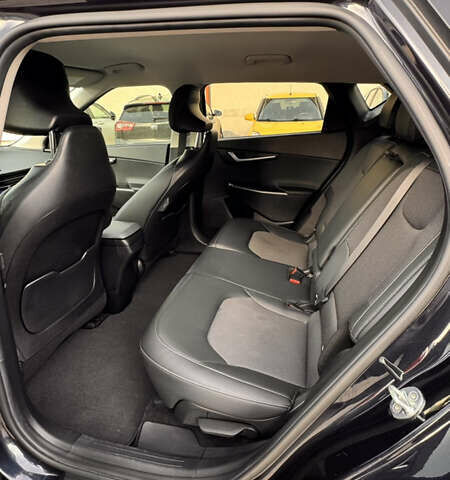 Черный Киа EV6, объемом двигателя 0 л и пробегом 30 тыс. км за 21900 $, фото 14 на Automoto.ua